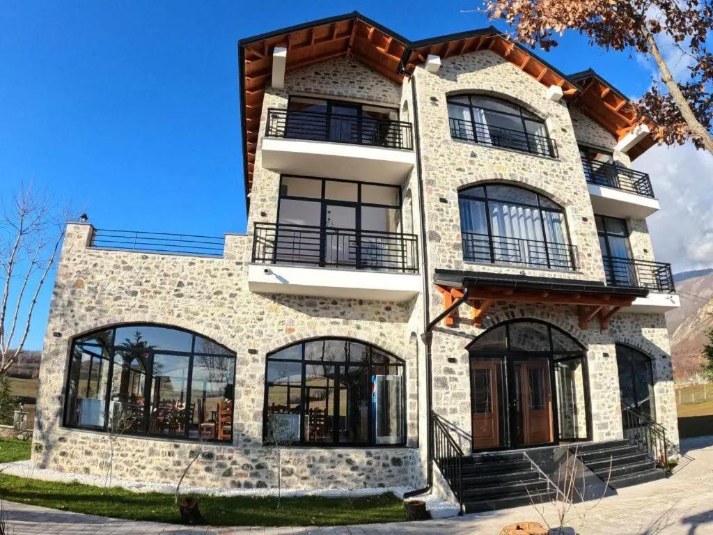 Bujtina Vrenezi Peshkopi Exterior foto