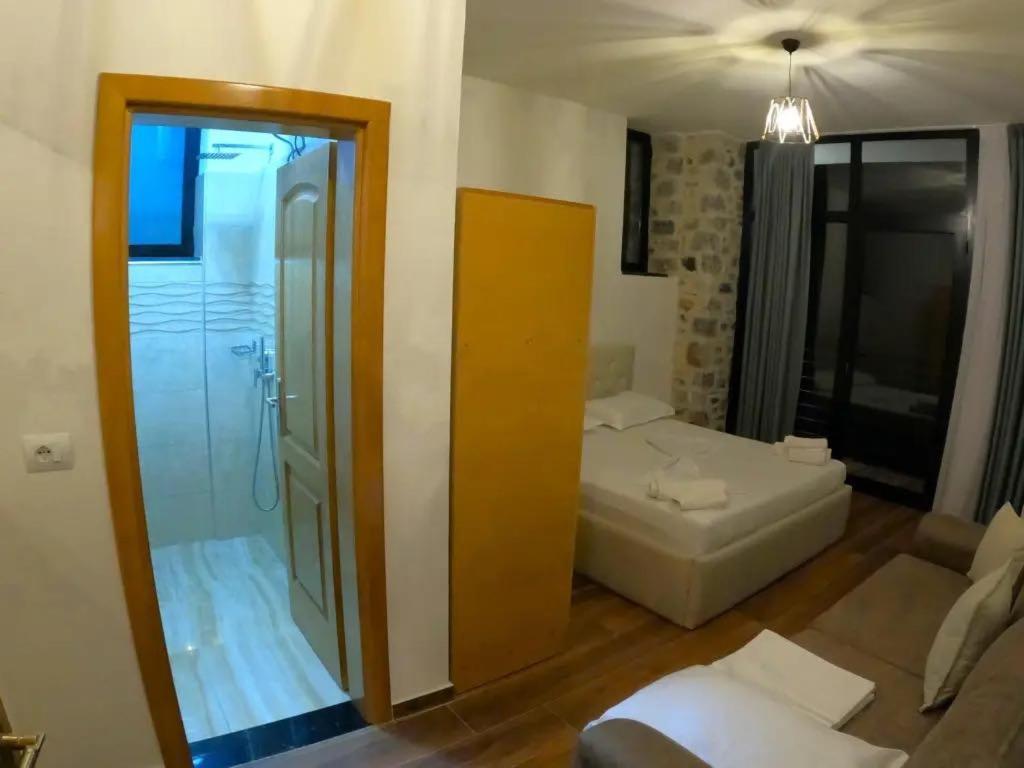 Bujtina Vrenezi Peshkopi Exterior foto