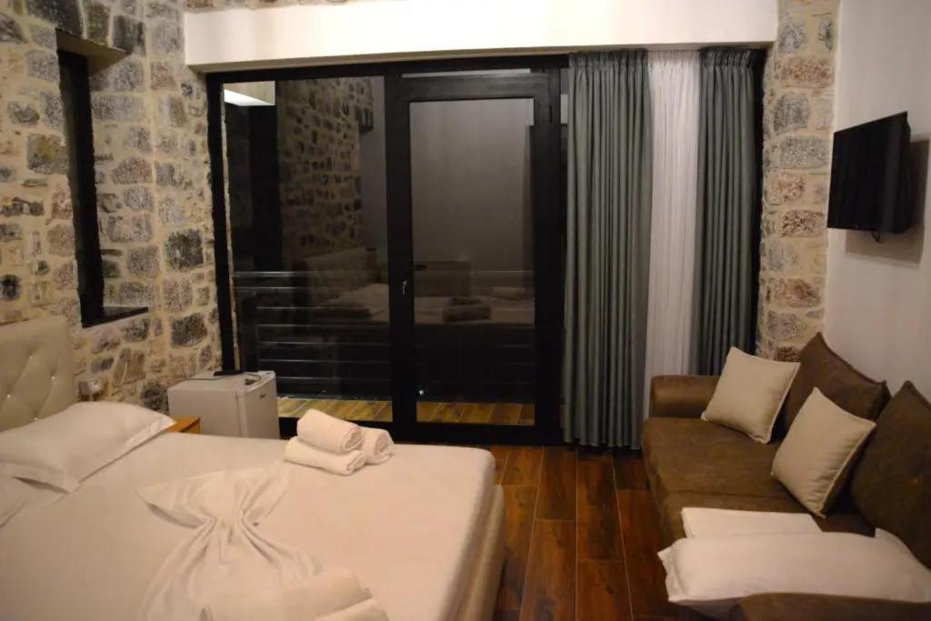 Bujtina Vrenezi Peshkopi Exterior foto
