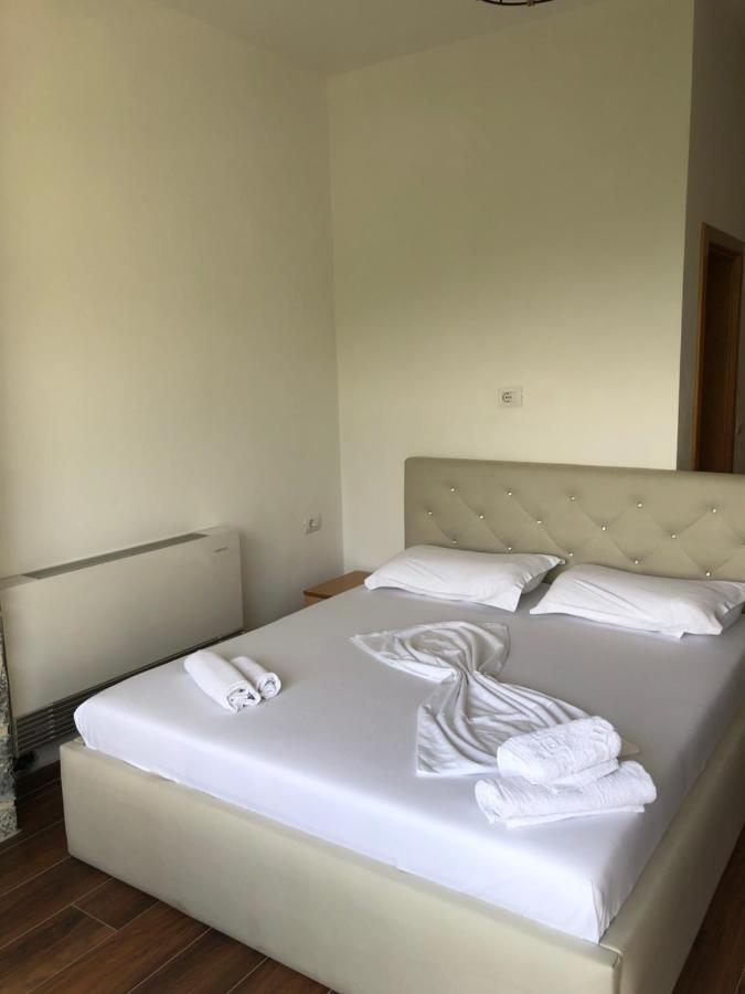 Bujtina Vrenezi Peshkopi Exterior foto