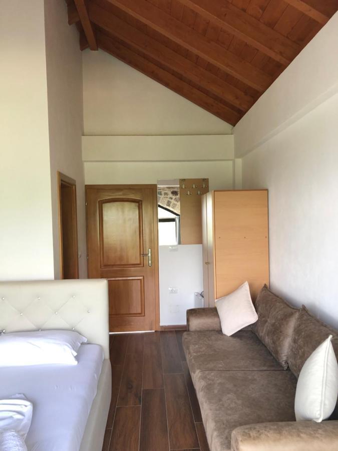 Bujtina Vrenezi Peshkopi Exterior foto